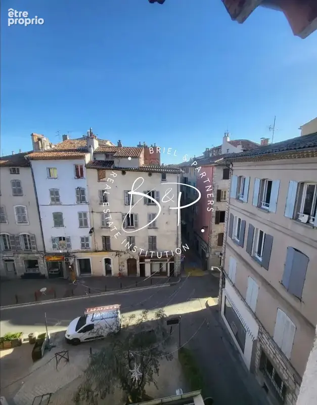 Draguignan : appartement rénové -dernier étage - vendu meublé - photo 6
