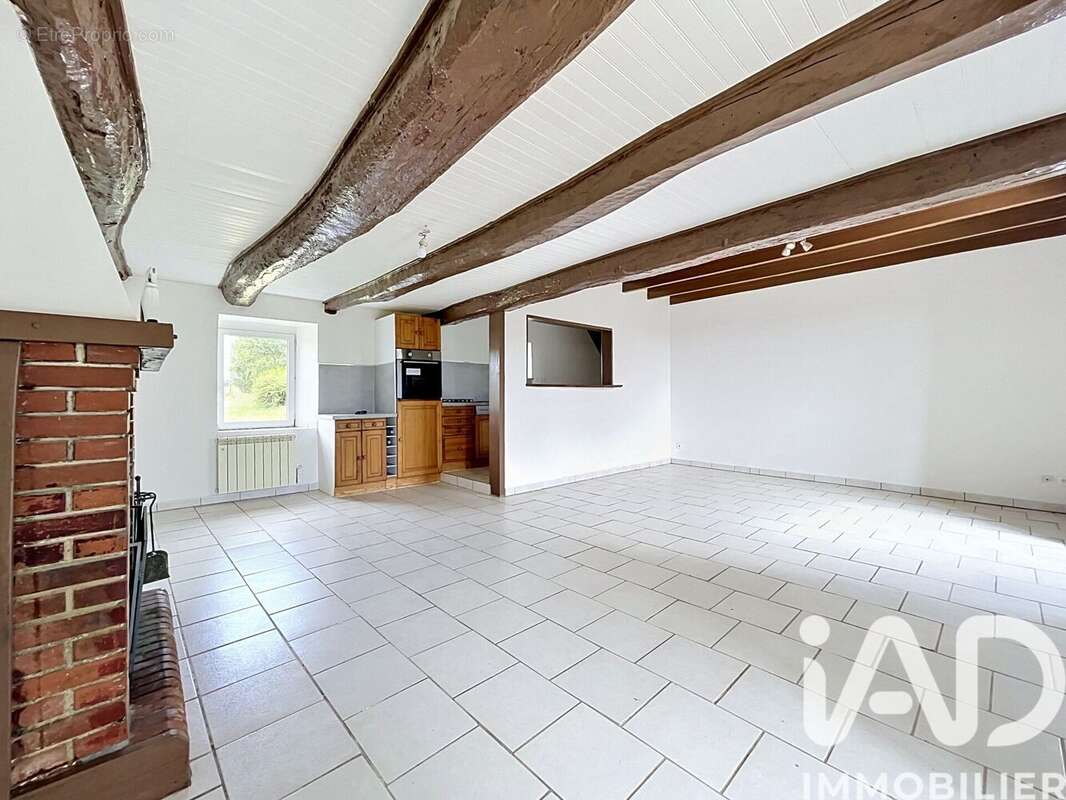 Maison 100 m² à Saint-Caradec  - photo 2
