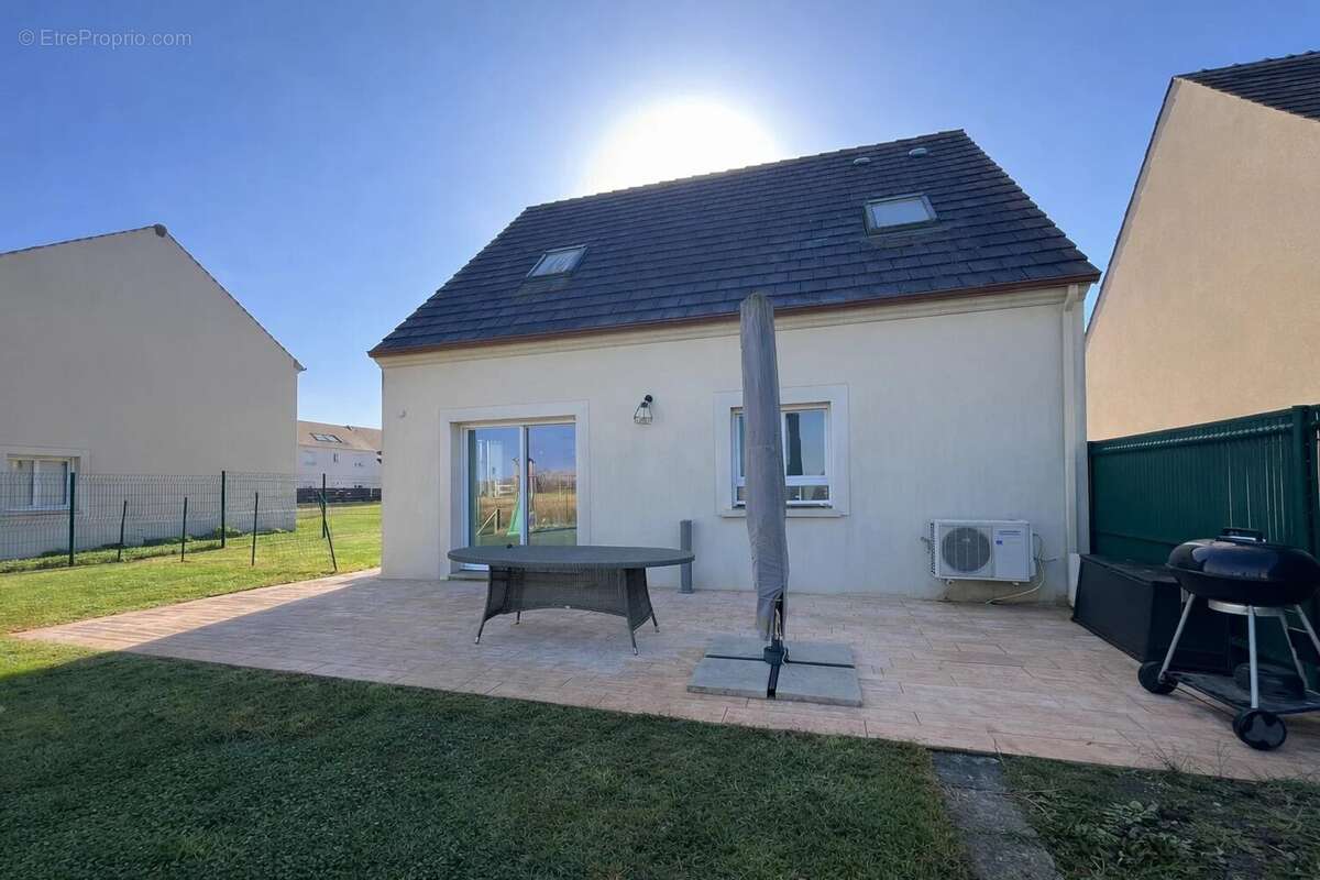 Maison à NEUFMOUTIERS-EN-BRIE