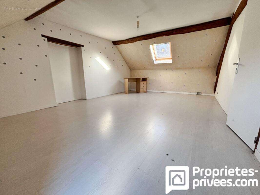 Maison à MEHUN-SUR-YEVRE