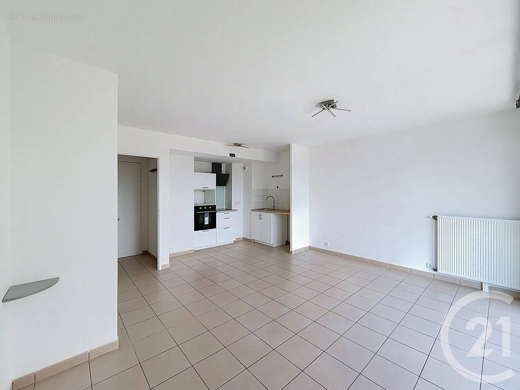 Appartement à SAVIGNY-LE-TEMPLE