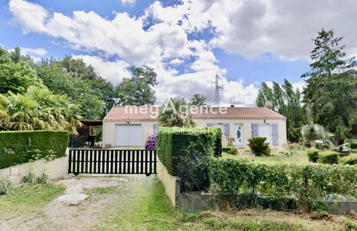 Maison à LE TABLIER