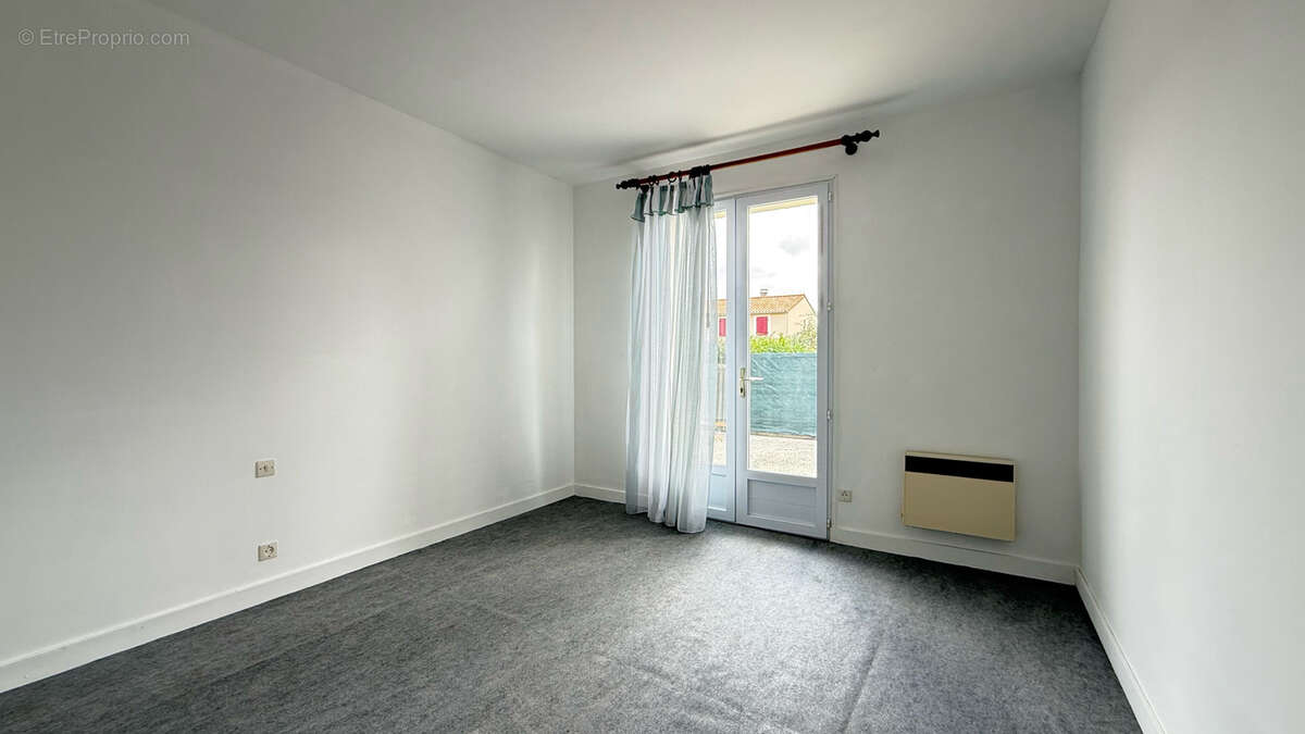 Maison de plain-pied centre bourg de coulon - photo 8