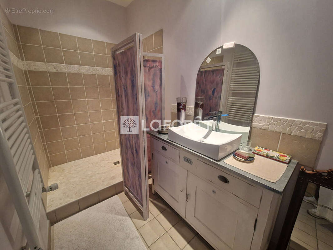 Appartement à SALINS-LES-BAINS