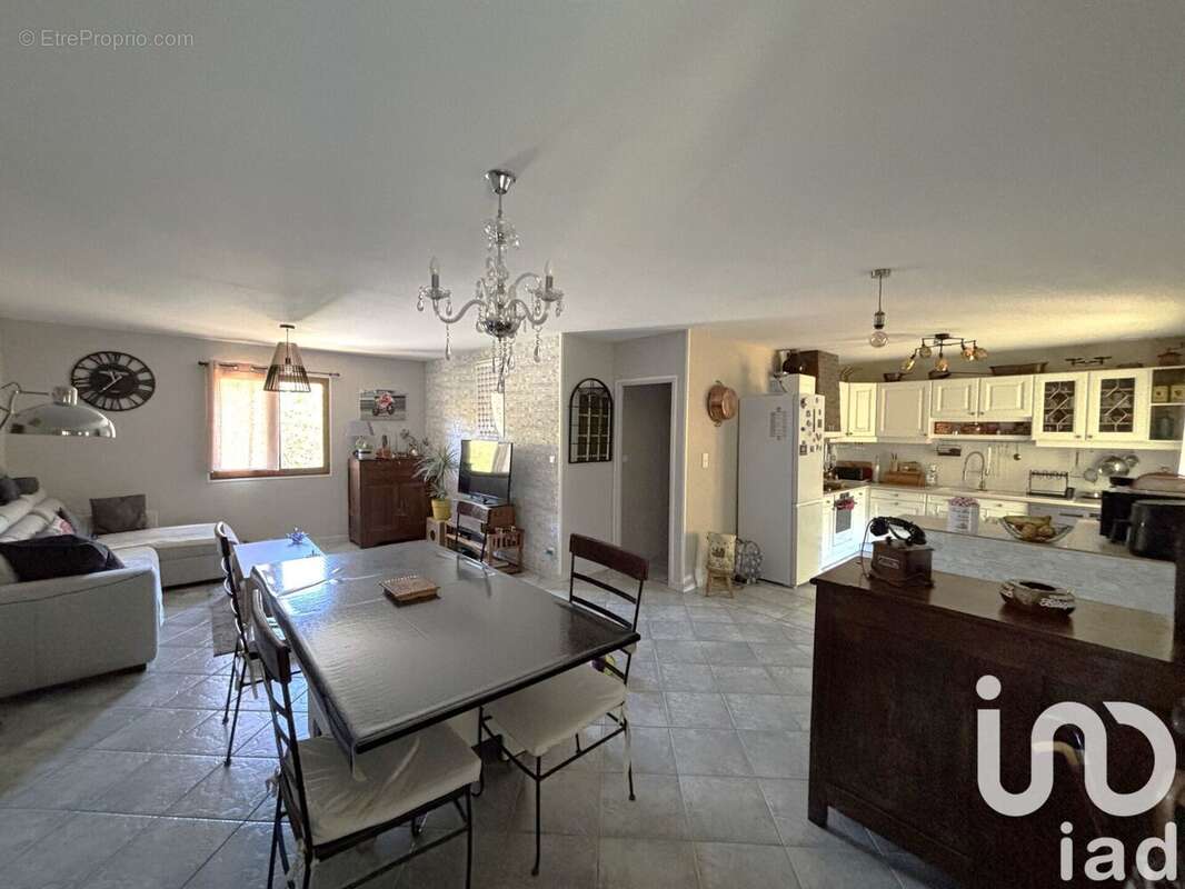 Photo 3 - Maison à LA CHAPELLE-GONAGUET