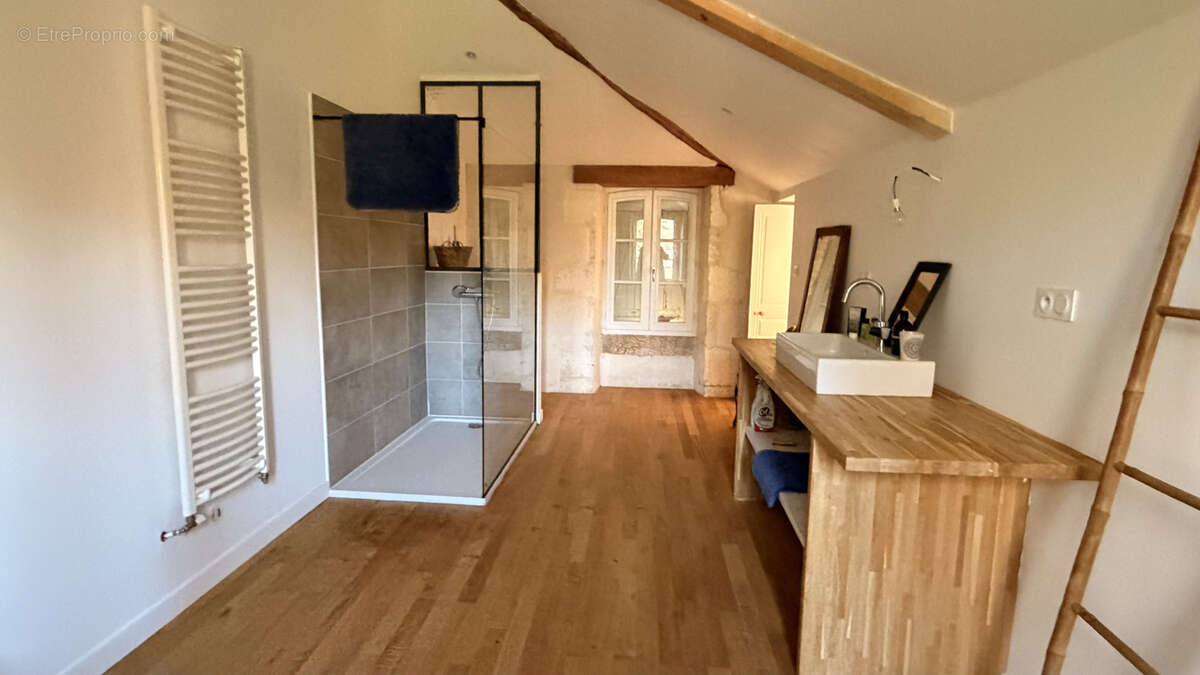 Maison à SAINT-JEAN-D'ANGELY