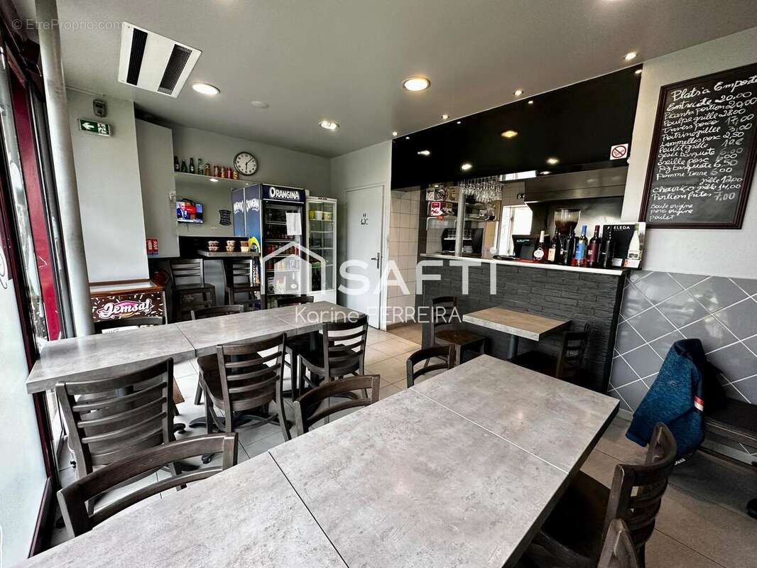 Photo 2 - Commerce à MANDRES-LES-ROSES