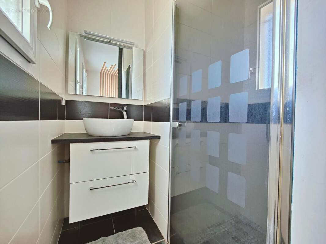 Maison 90 m² à La Sauve  - photo 5
