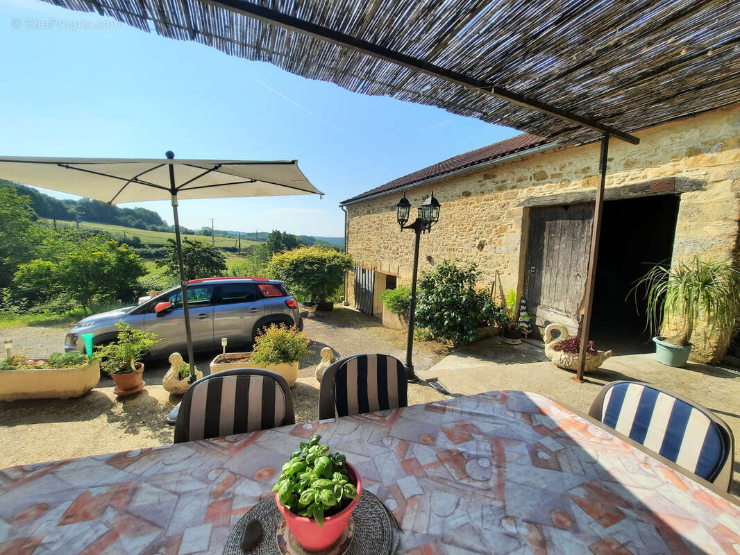 Maison à CUZORN