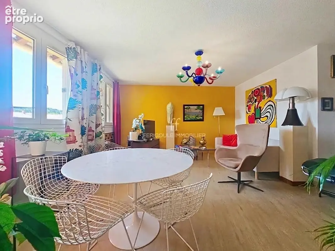 Villeneuve les Avignon centre. Appartement 4 pièces avec balcon et cave - photo 2