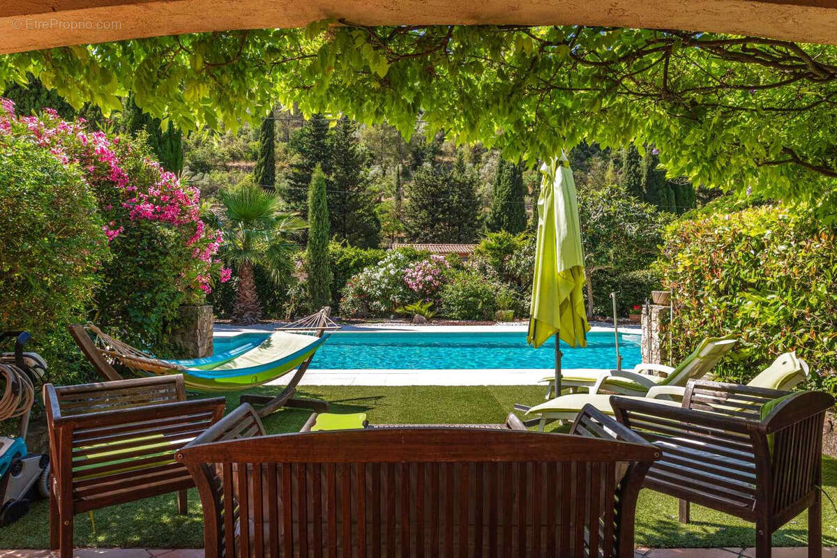 Maison à SOLLIES-TOUCAS