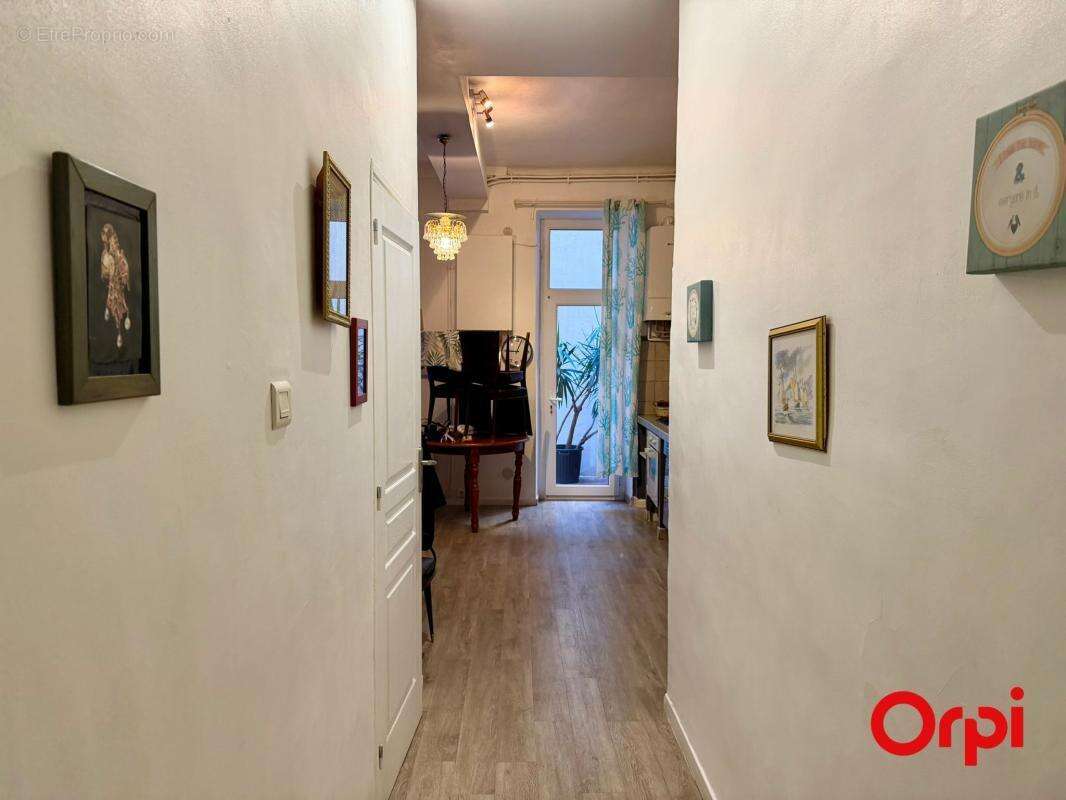 Appartement à MARSEILLE-3E