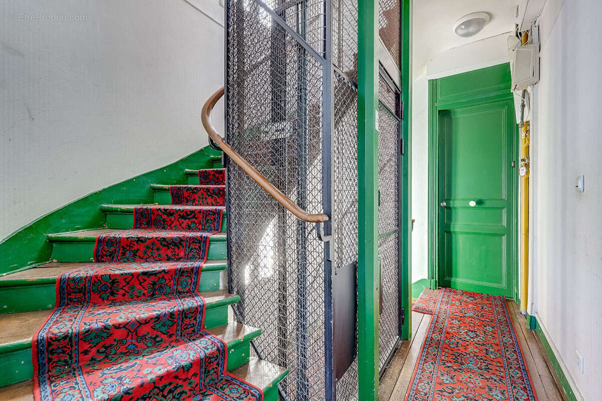 Appartement à PARIS-14E