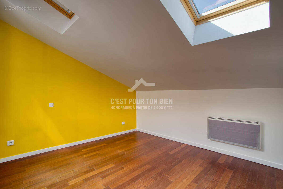 Appartement 180 m² à Loos  - photo 8