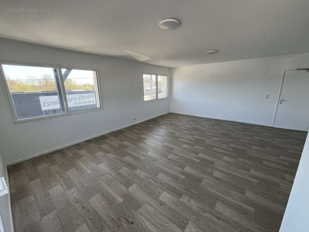 Commerce à BENESSE-MAREMNE