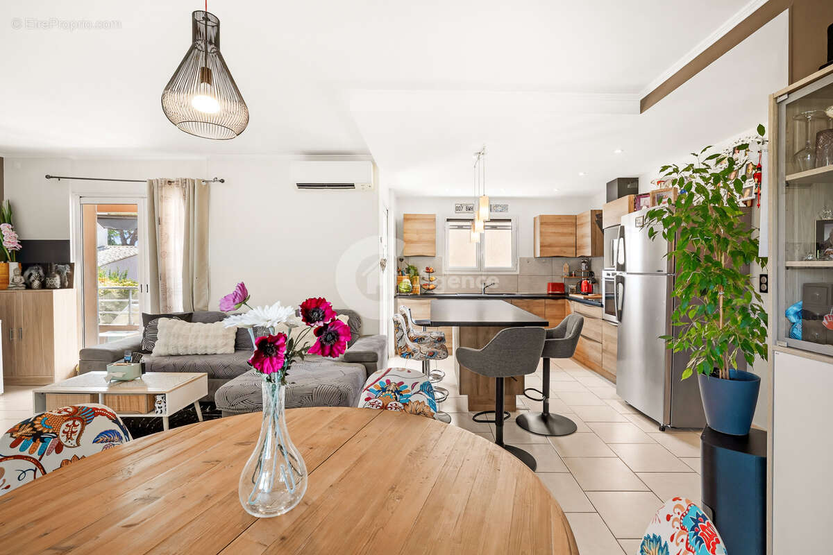 Appartement à MOUANS-SARTOUX