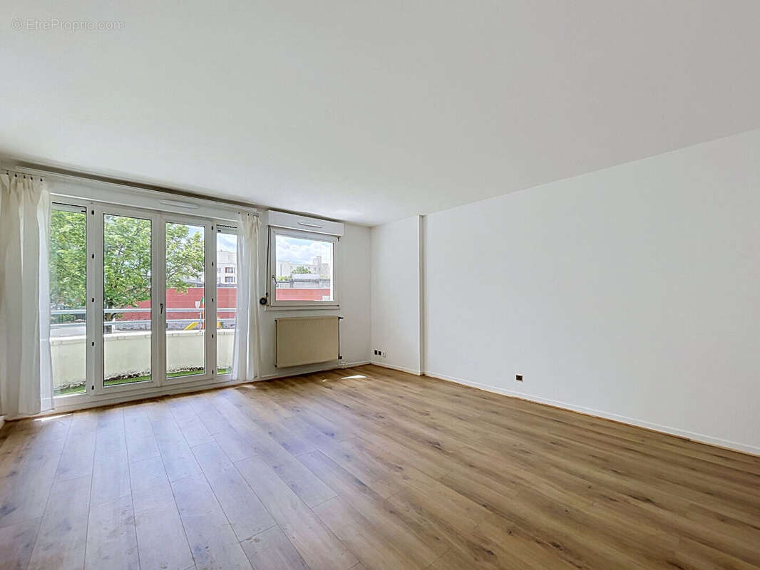 Appartement à MONTIGNY-LE-BRETONNEUX