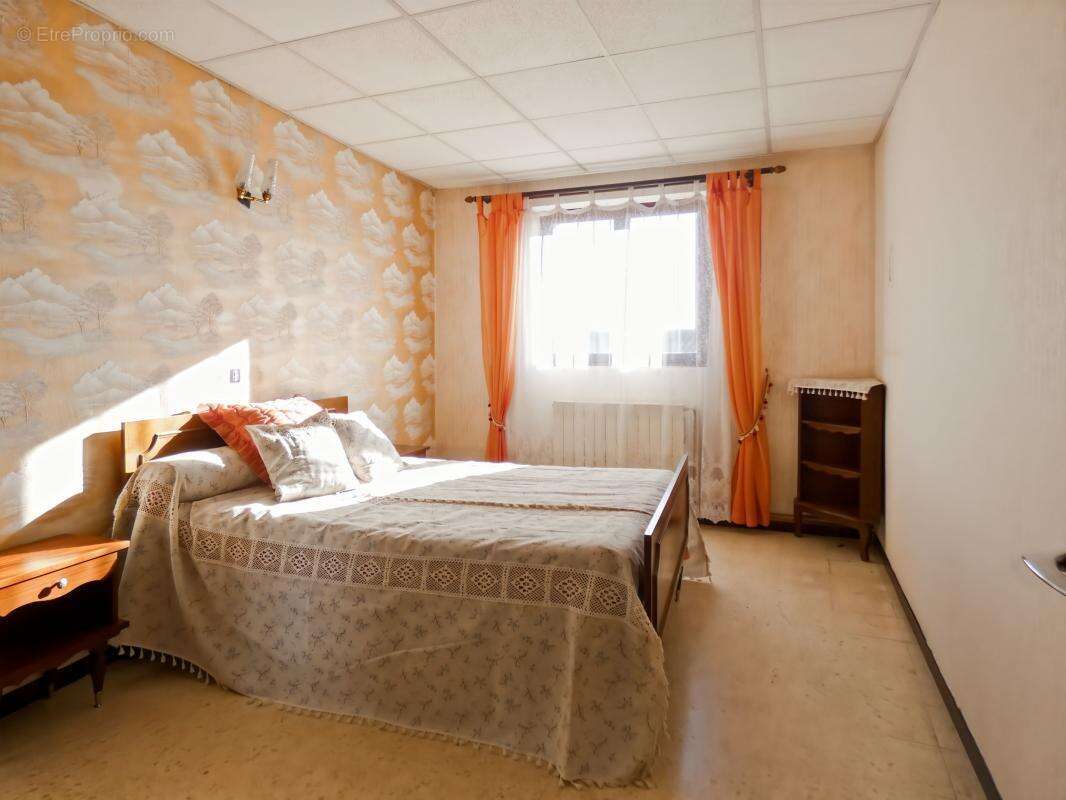 Maison à SAINT-QUENTIN-LA-POTERIE