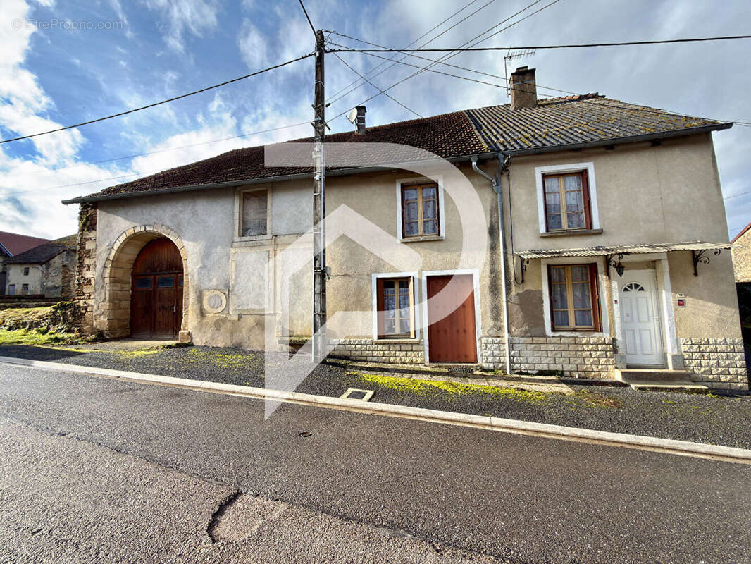 Maison à HUILLIECOURT