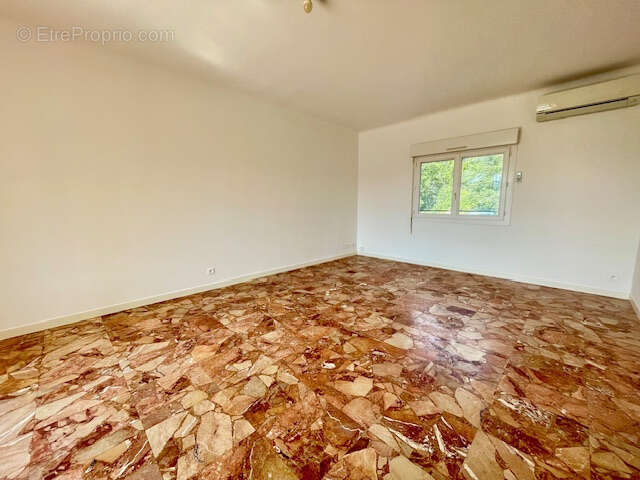 Appartement à LORGUES