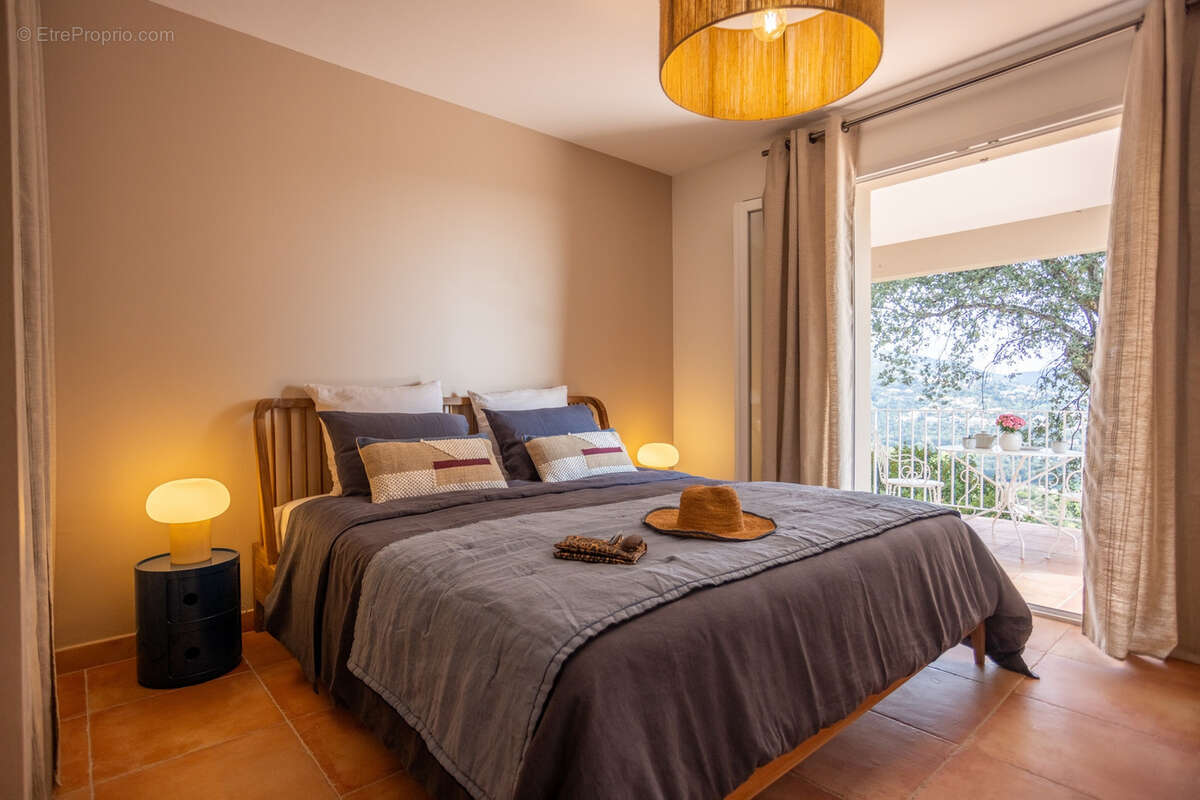 Maison à LA LONDE-LES-MAURES