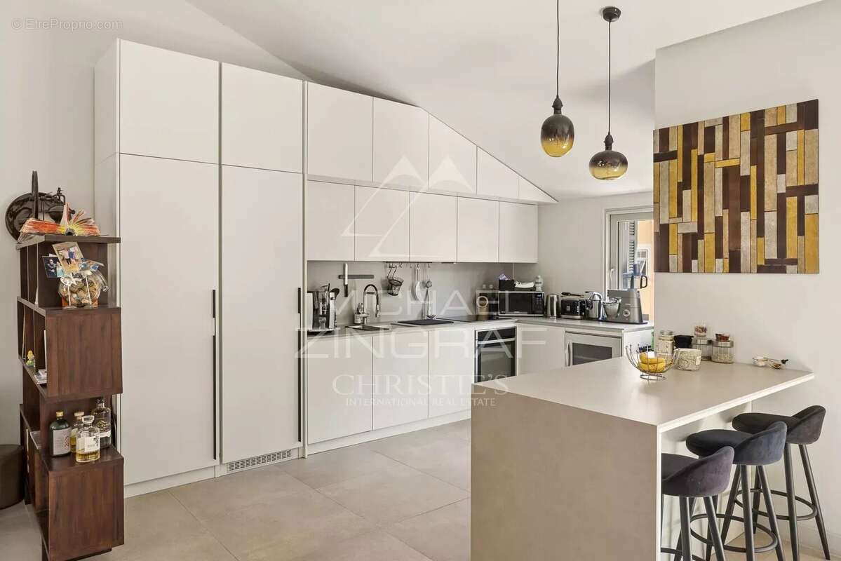 NICE Centre – Duplex moderne dans immeuble bourgeois avec grande terrasse - photo 7