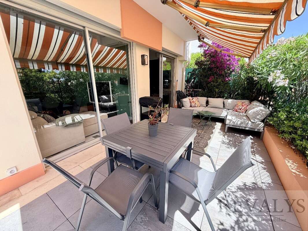 Appartement à CAP-D'AIL