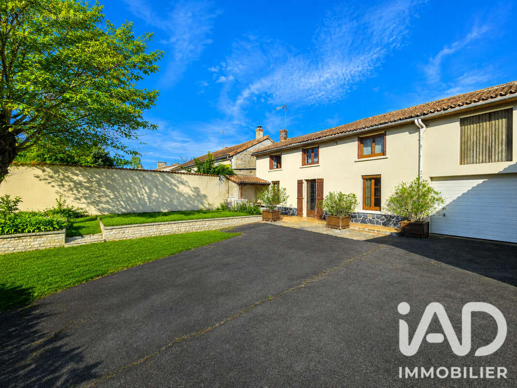 Photo 2 - Maison à AULNAY
