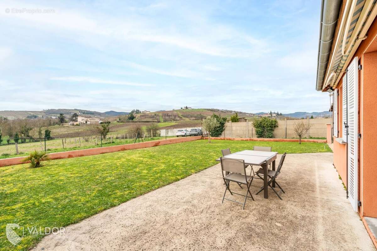 Maison à SALLES-ARBUISSONNAS-EN-BEAUJOLAIS