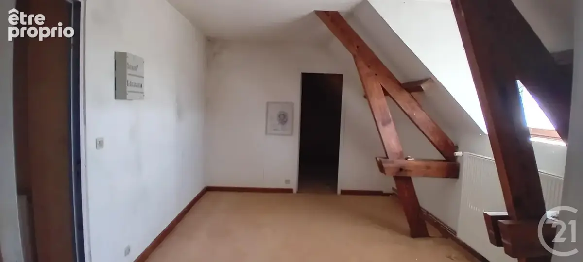 Maison 10 pièces 217 m² à vendre à Villers-Carbonnel (80200) - photo 8