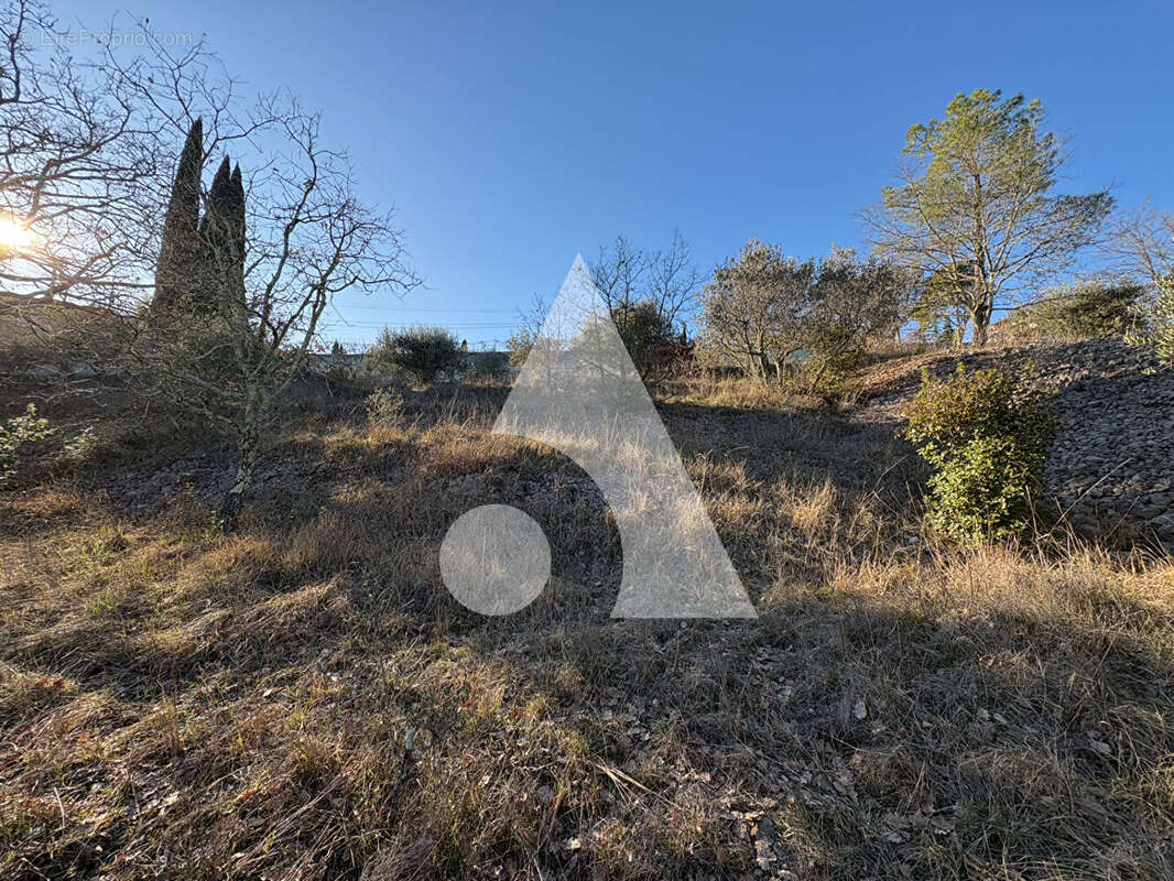 Terrain à SAINT-ETIENNE-DE-FONTBELLON