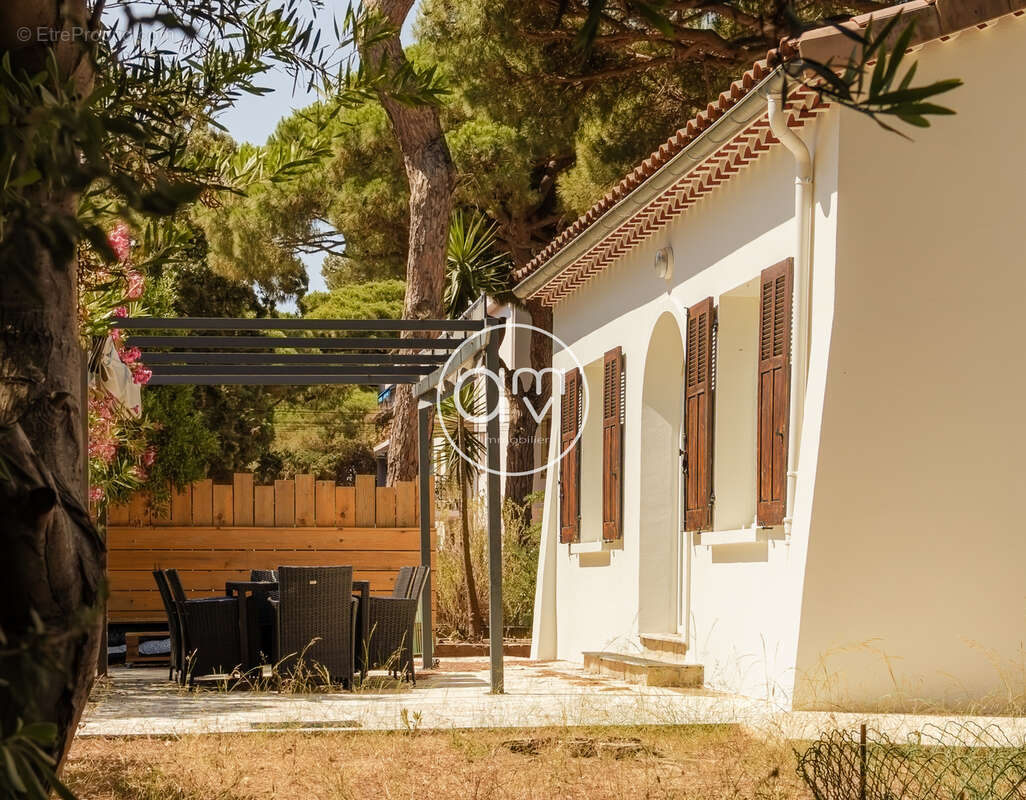 Hyeres - les pesquiers - villa  en pleine propriete - parcelle 877m2 - 150m de la plage - photo 11
