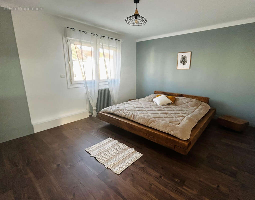 Maison à MONTREVAULT