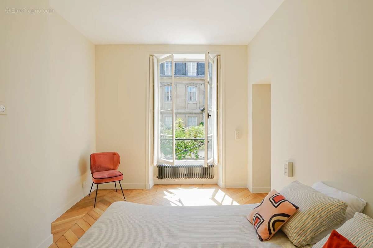 Appartement à PARIS-6E