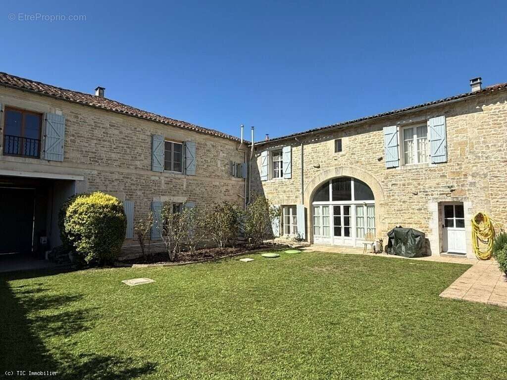 Vaste Maison de Village Avec Piscine Chauffée - photo 5