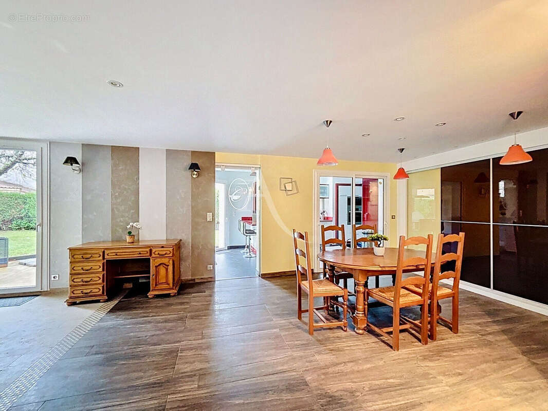 Maison à CHANTELOUP-EN-BRIE