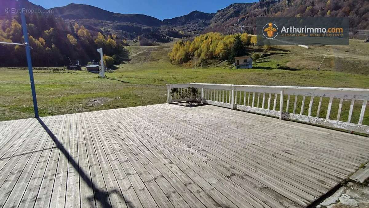 Commerce à MONTFERRIER