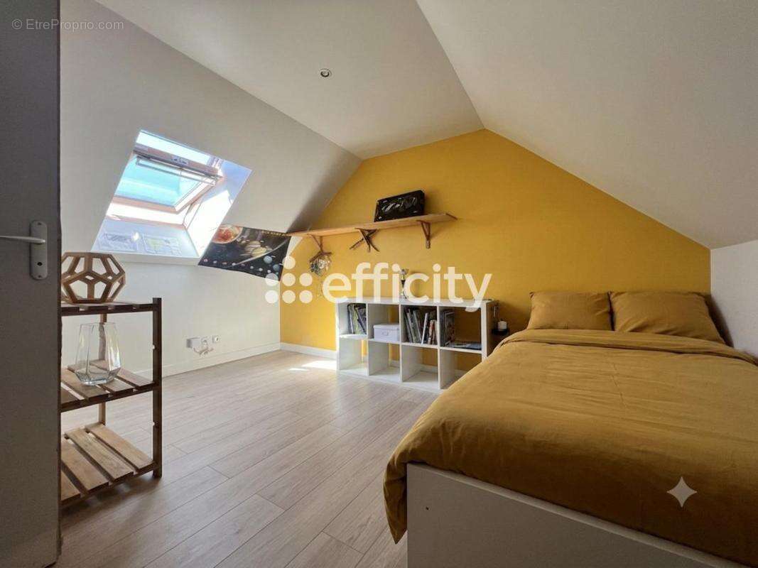 Maison 134 m² à Saint-Martin-Le-Beau  - photo 11