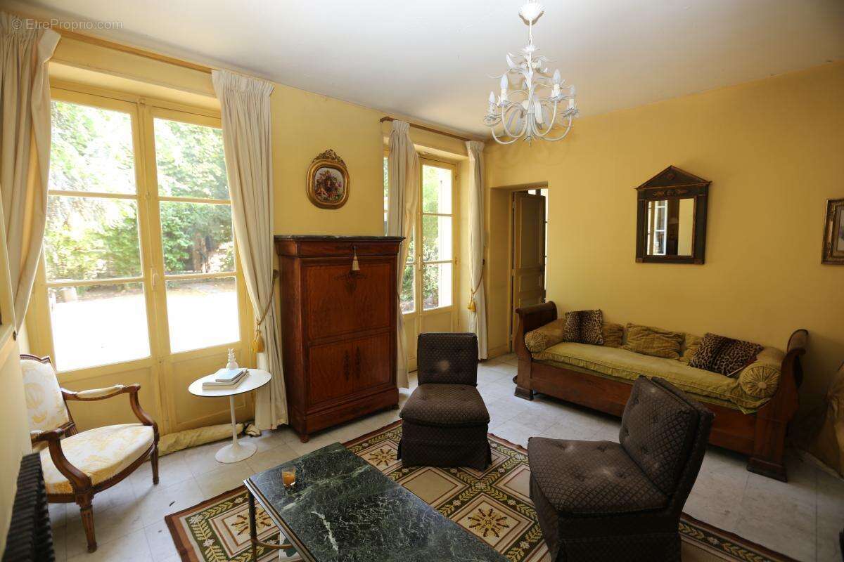 Maison à LA GARENNE-COLOMBES