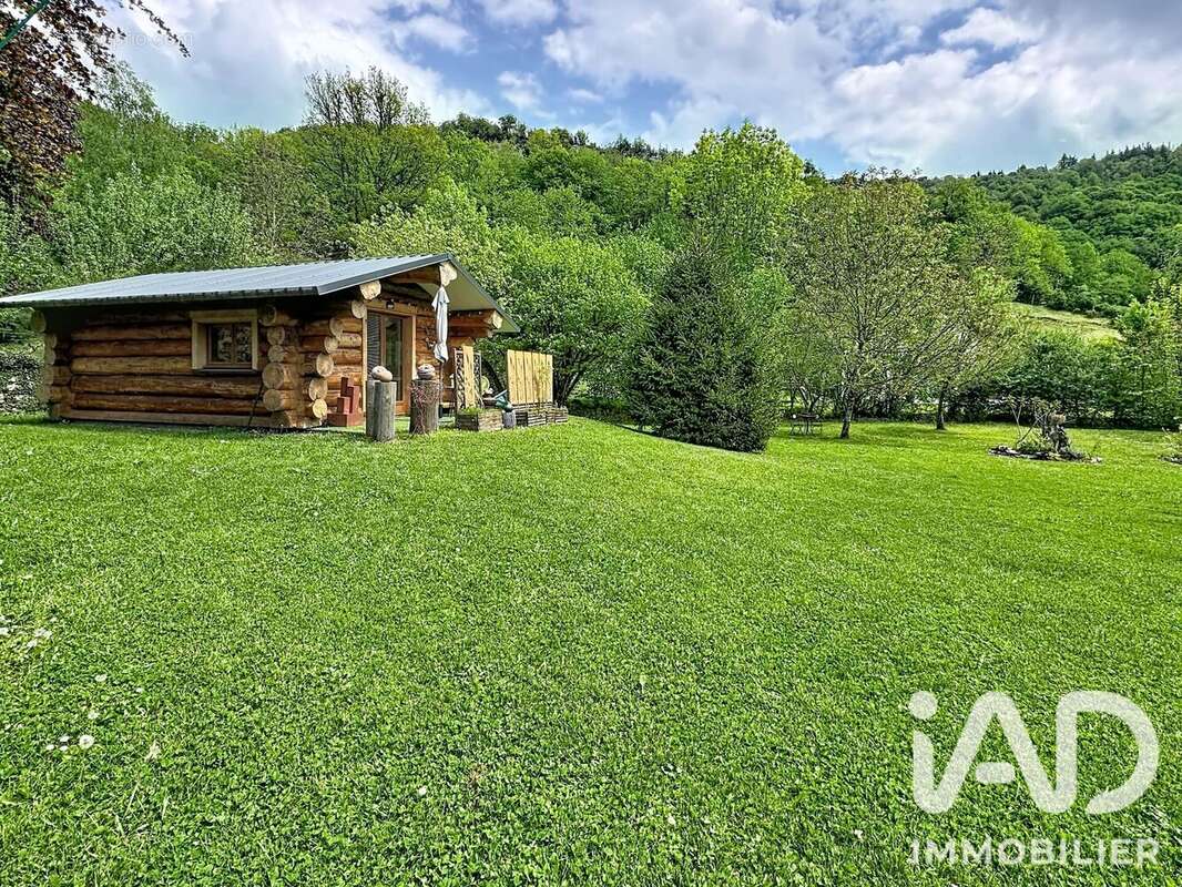 Maison 243 m² à Crenans  - photo 4