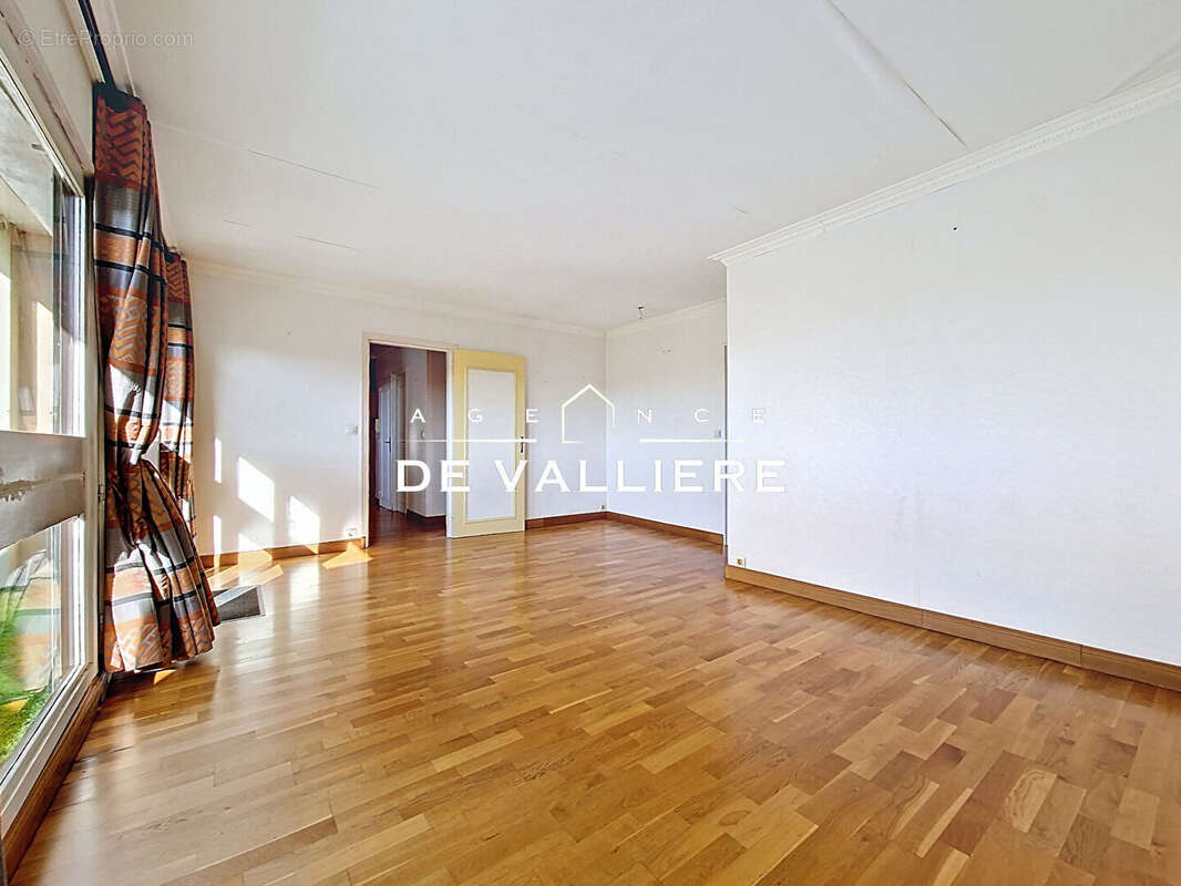 Appartement à NANTERRE