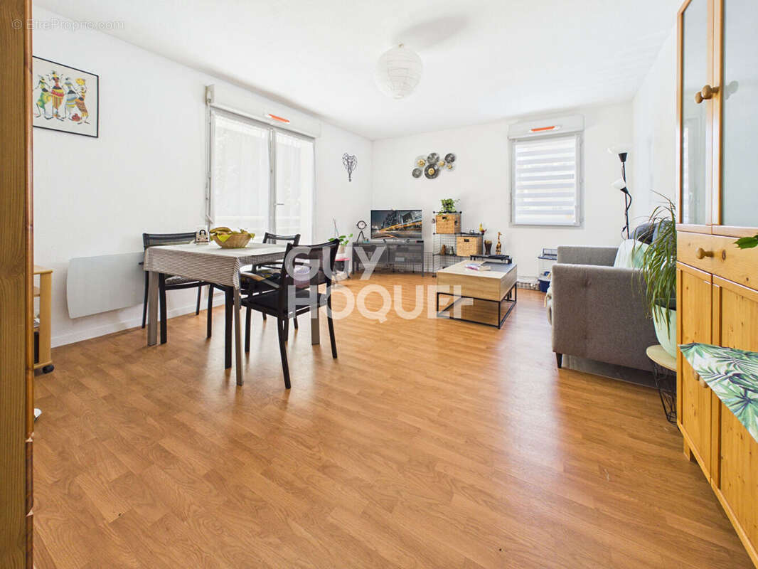 Vendu loué - Appartement Elbeuf - 65 m² - 76500 - photo 2