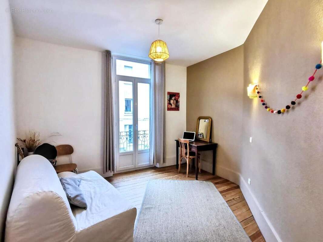   - Appartement à AUBENAS