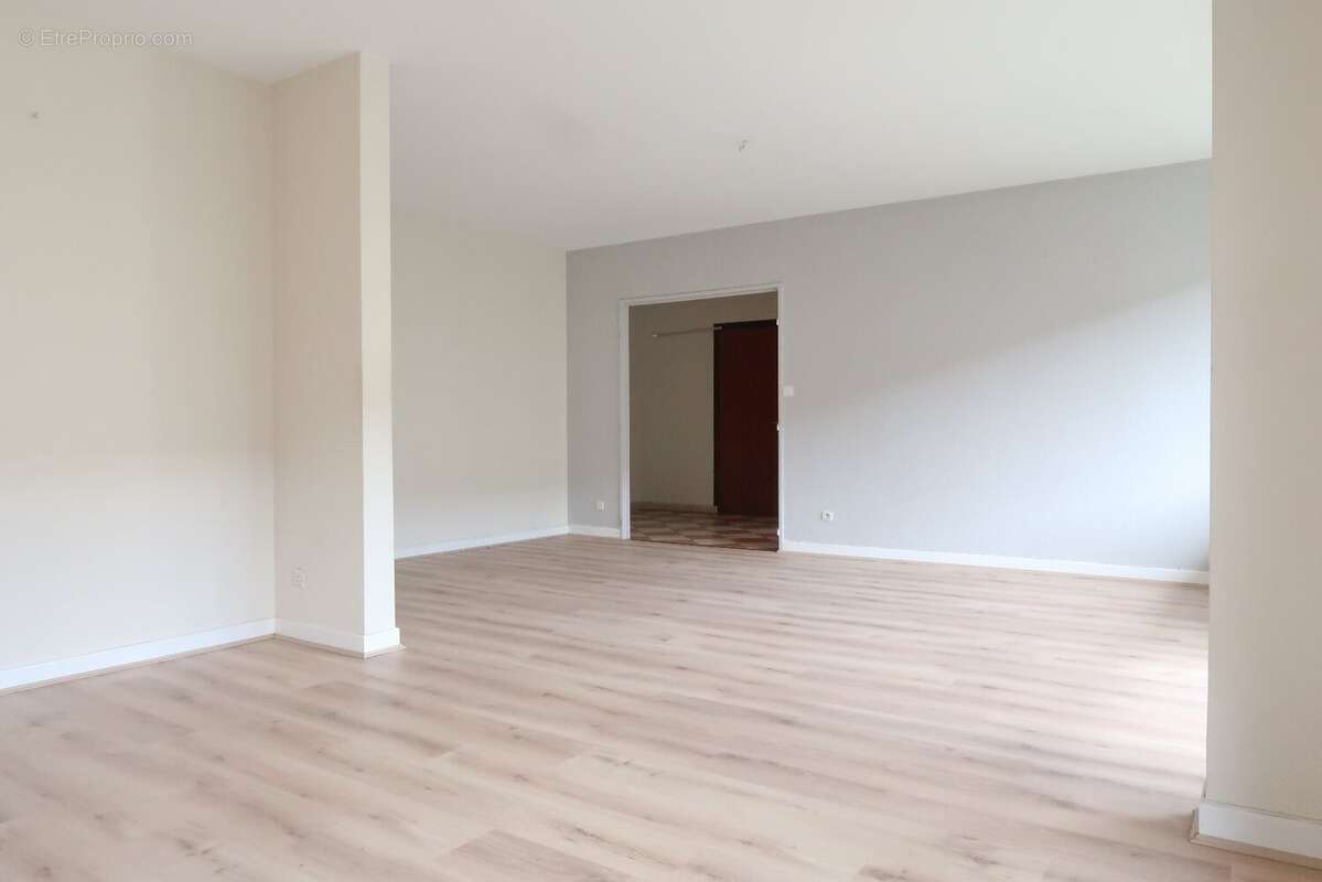 Appartement à SAINT-ETIENNE