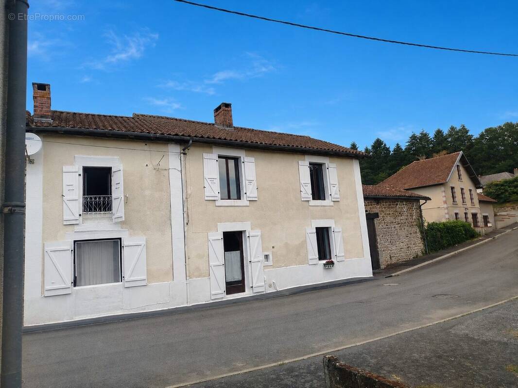 Maison à CHERONNAC