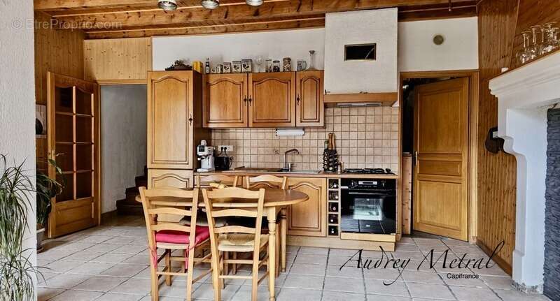 Maison de village en pierre mitoyenne à vendre à Ruffieux, d'env.65 m2 habitable, 1h de Genève, 45 minutes d’Annecy et 30 minute - photo 3