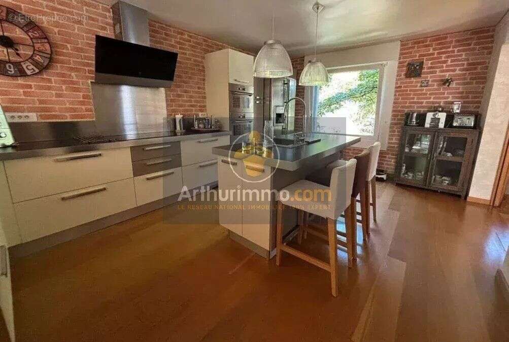 Maison à OZOIR-LA-FERRIERE