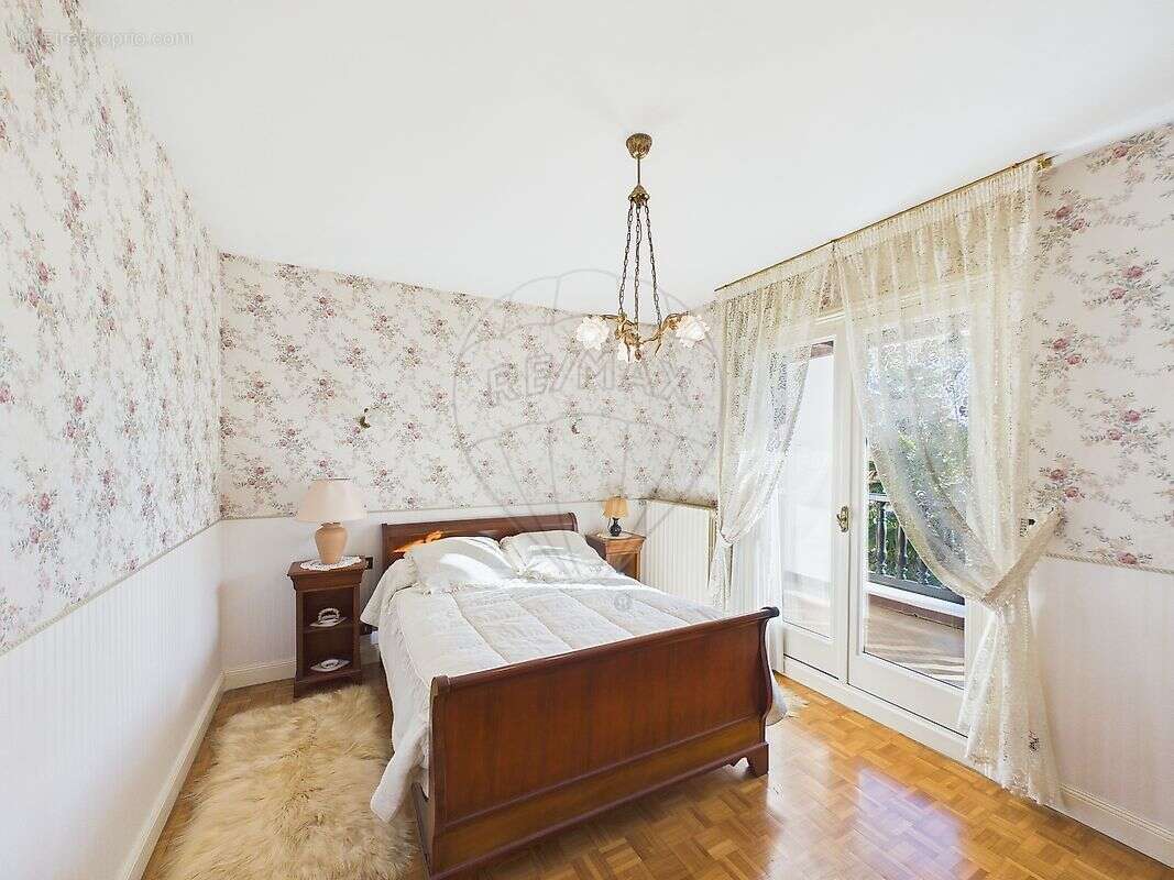 Maison à FONTCOUVERTE