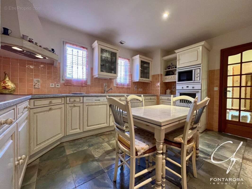 Maison à ROQUEBRUNE-SUR-ARGENS