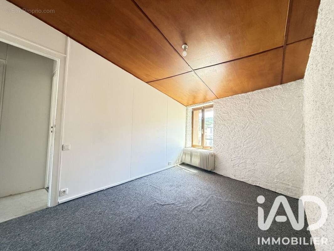 Maison 80 m² à Les Martres-De-Veyre  - photo 9